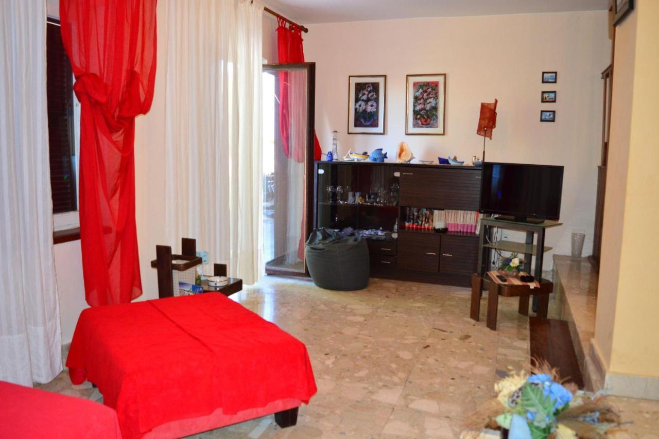 Holiday House Neno Grebastica Luaran gambar