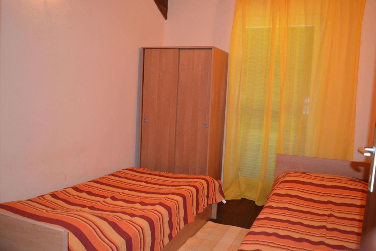 Holiday House Neno Grebastica Luaran gambar