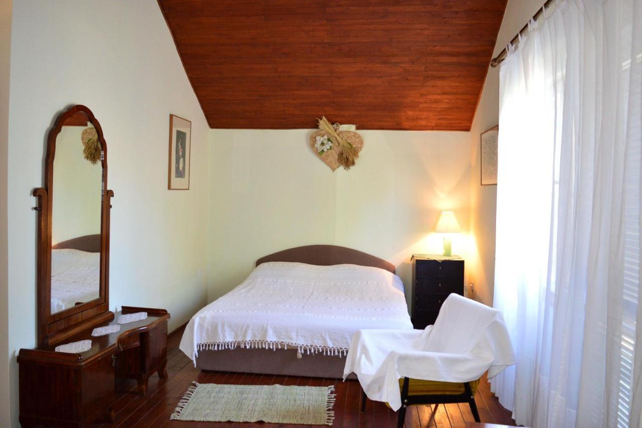 Holiday House Neno Grebastica Luaran gambar