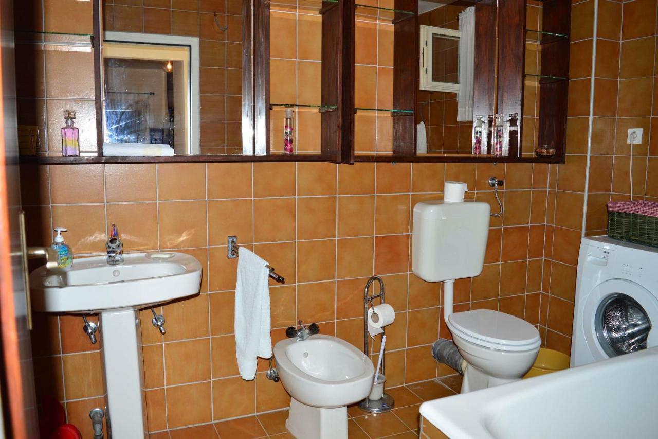 Holiday House Neno Grebastica Luaran gambar